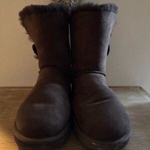 UGG Bailey Button boots